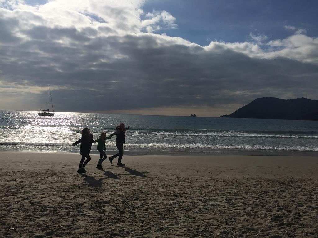 Entre Mer Et Mer ラ・セーヌ・シュル・メール エクステリア 写真